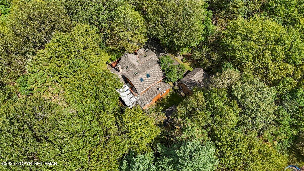 Blakeslee, Pennsylvania 18610, United States, 3 Bedrooms Bedrooms, ,2 BathroomsBathrooms,Residential,Active,202045