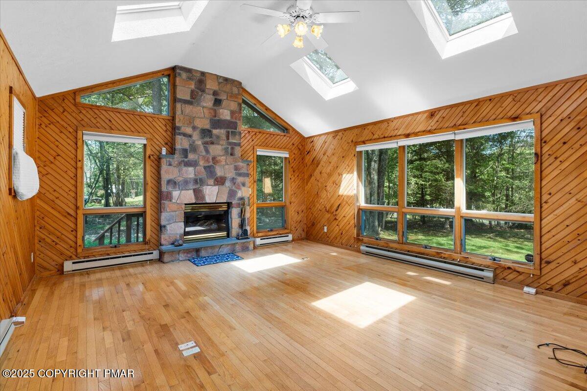 Blakeslee, Pennsylvania 18610, United States, 3 Bedrooms Bedrooms, ,2 BathroomsBathrooms,Residential,Active,202045