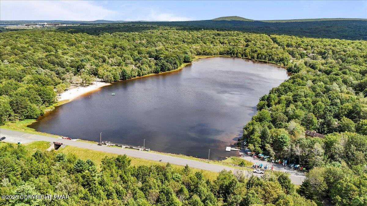 Blakeslee, Pennsylvania 18610, United States, 3 Bedrooms Bedrooms, ,2 BathroomsBathrooms,Residential,Active,202045