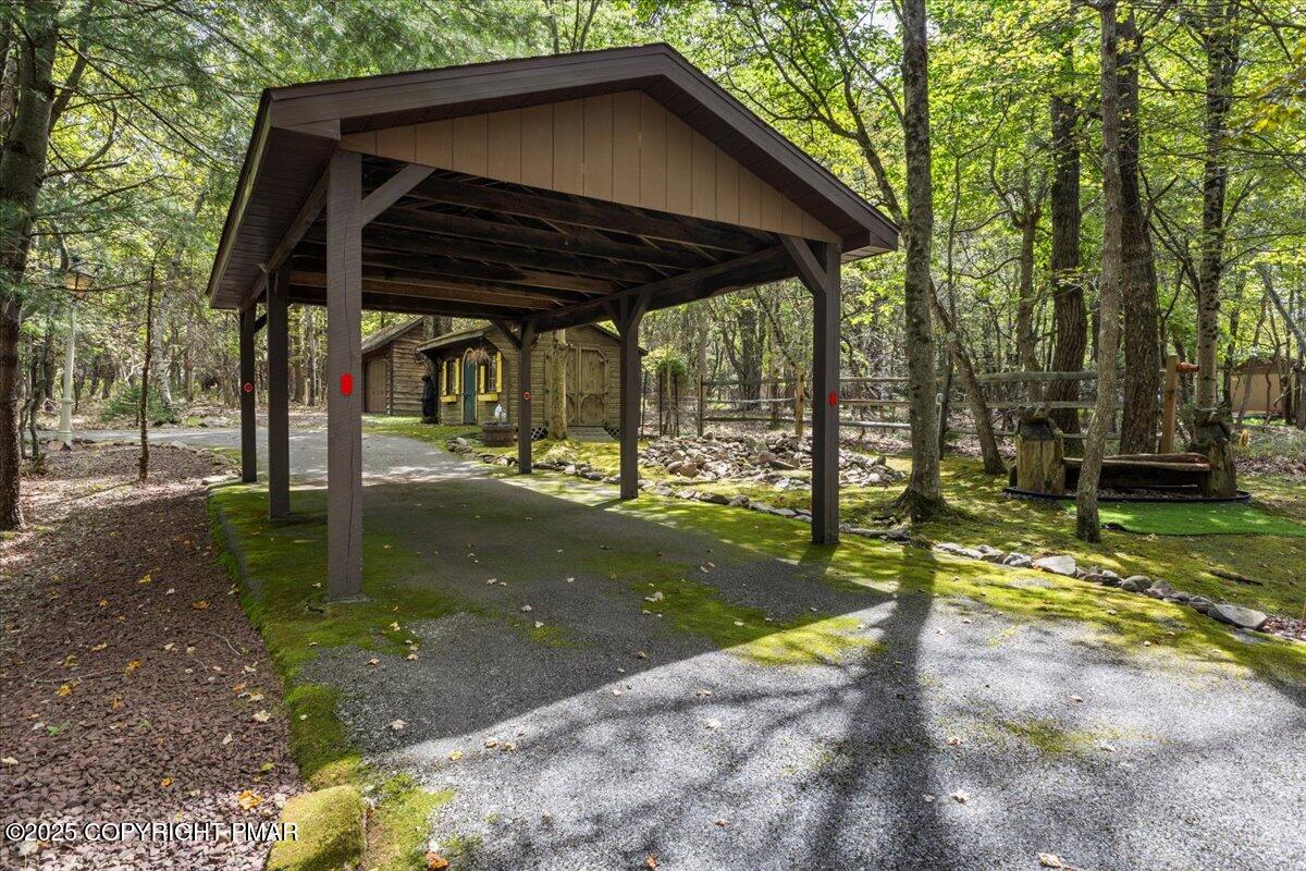 Blakeslee, Pennsylvania 18610, United States, 3 Bedrooms Bedrooms, ,2 BathroomsBathrooms,Residential,Active,202045