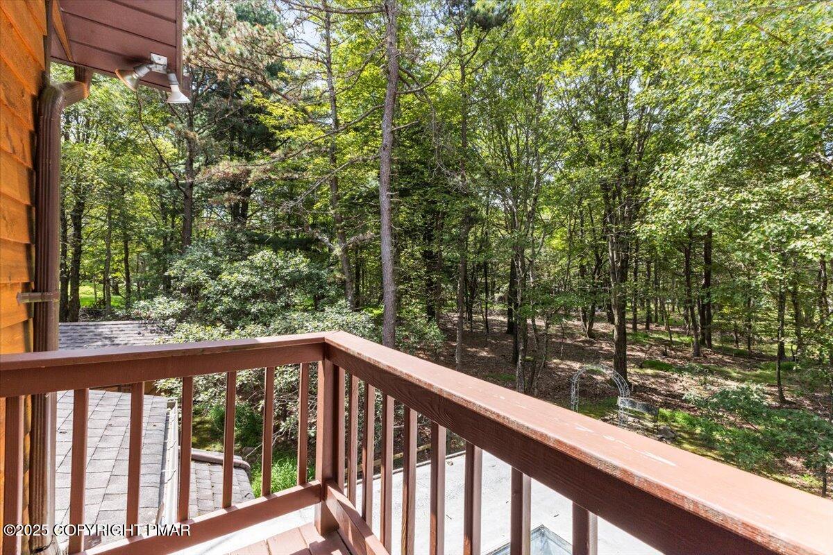 Blakeslee, Pennsylvania 18610, United States, 3 Bedrooms Bedrooms, ,2 BathroomsBathrooms,Residential,Active,202045