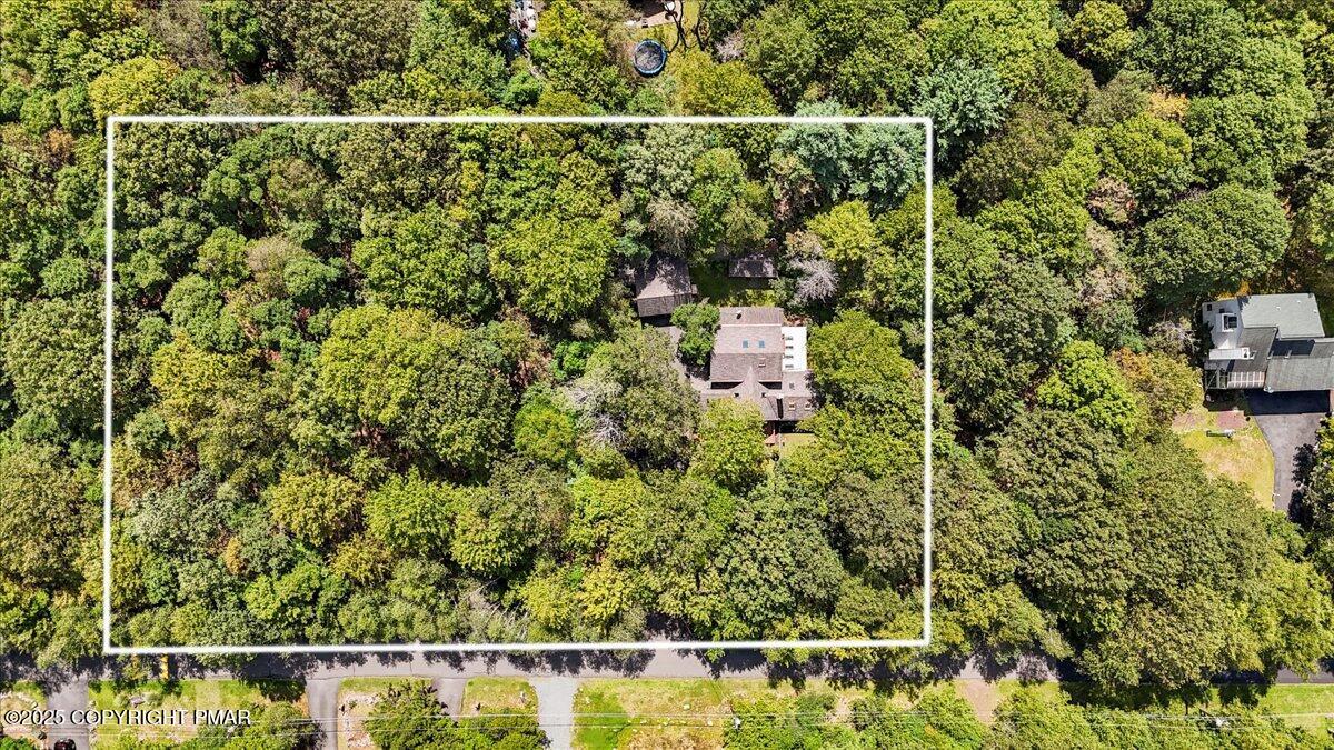 Blakeslee, Pennsylvania 18610, United States, 3 Bedrooms Bedrooms, ,2 BathroomsBathrooms,Residential,Active,202045