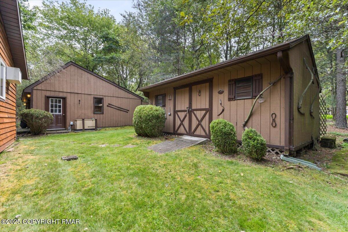 Blakeslee, Pennsylvania 18610, United States, 3 Bedrooms Bedrooms, ,2 BathroomsBathrooms,Residential,Active,202045