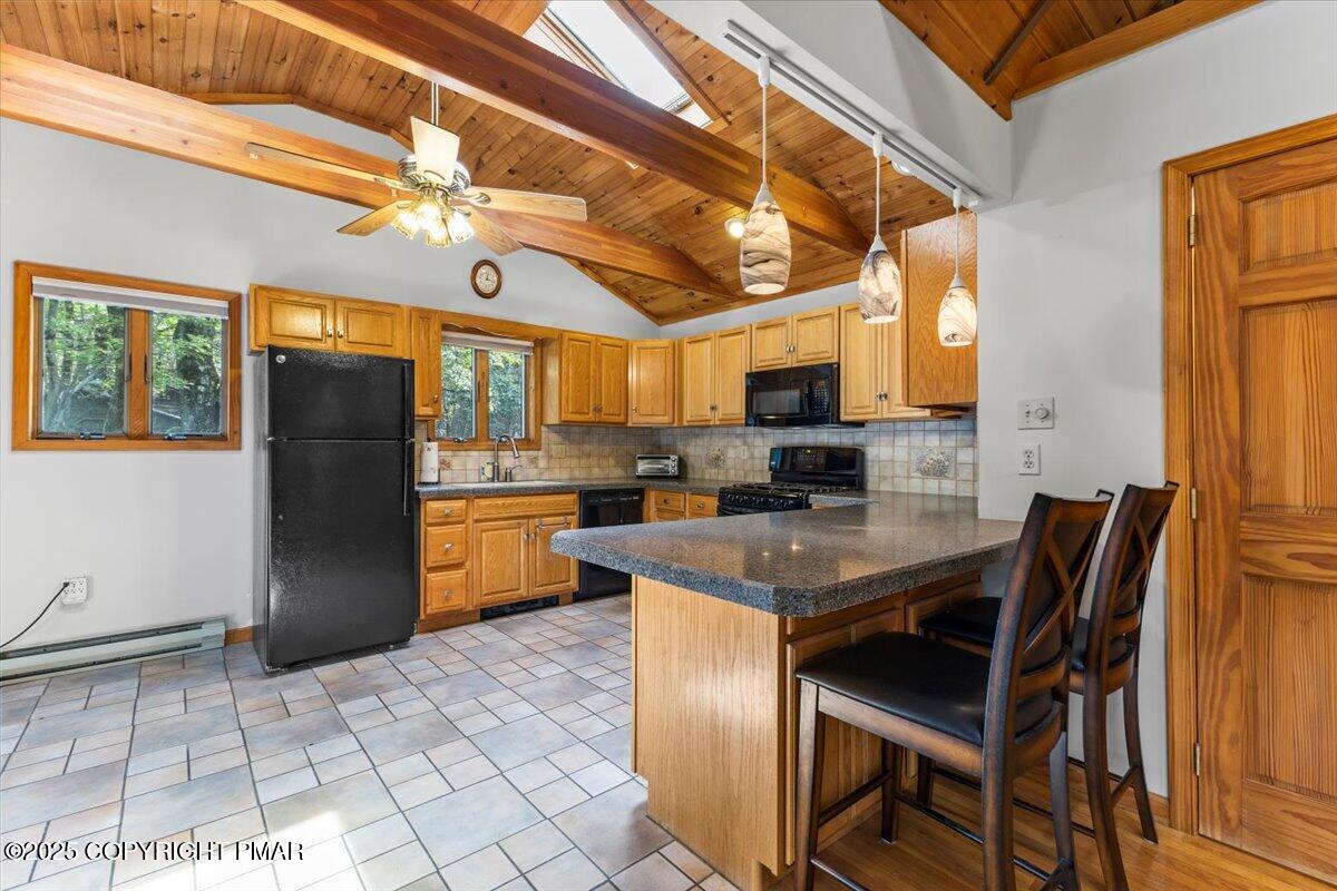 Blakeslee, Pennsylvania 18610, United States, 3 Bedrooms Bedrooms, ,2 BathroomsBathrooms,Residential,Active,202045