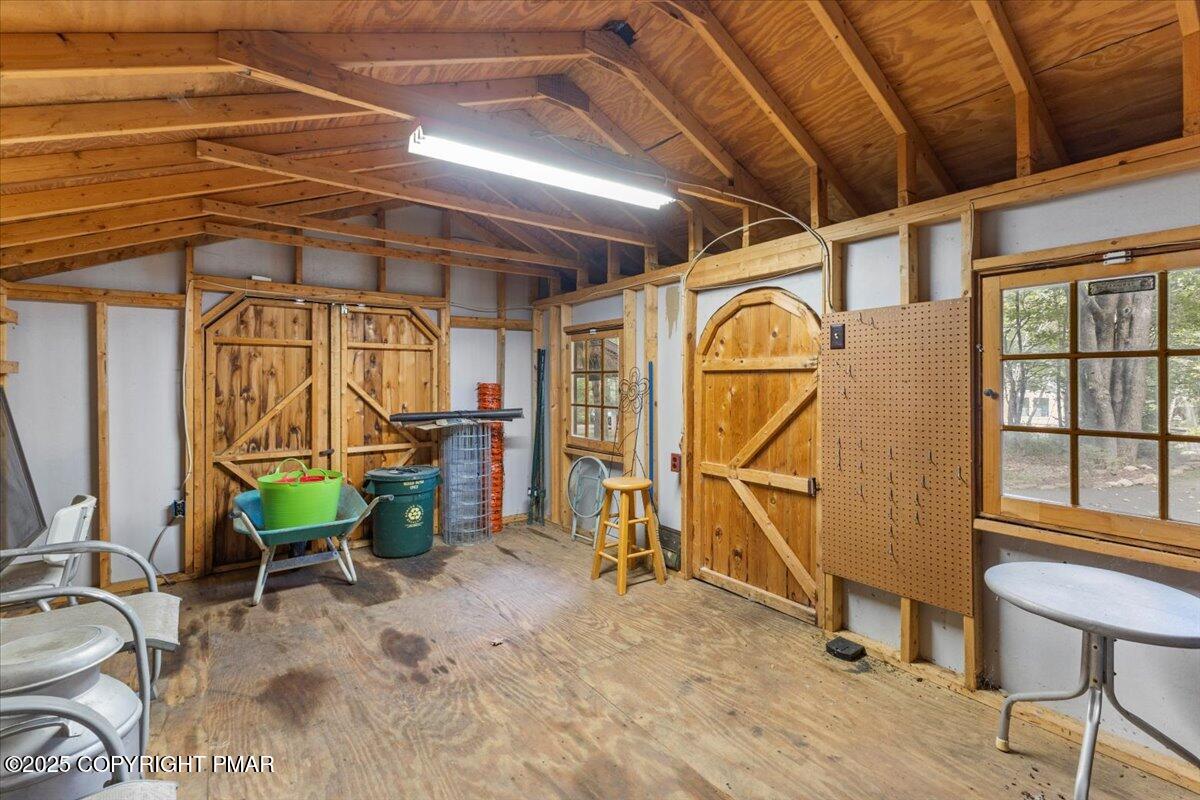 Blakeslee, Pennsylvania 18610, United States, 3 Bedrooms Bedrooms, ,2 BathroomsBathrooms,Residential,Active,202045