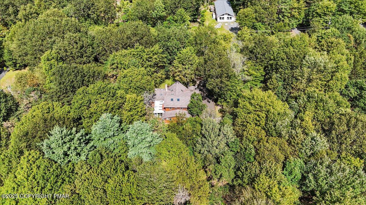 Blakeslee, Pennsylvania 18610, United States, 3 Bedrooms Bedrooms, ,2 BathroomsBathrooms,Residential,Active,202045