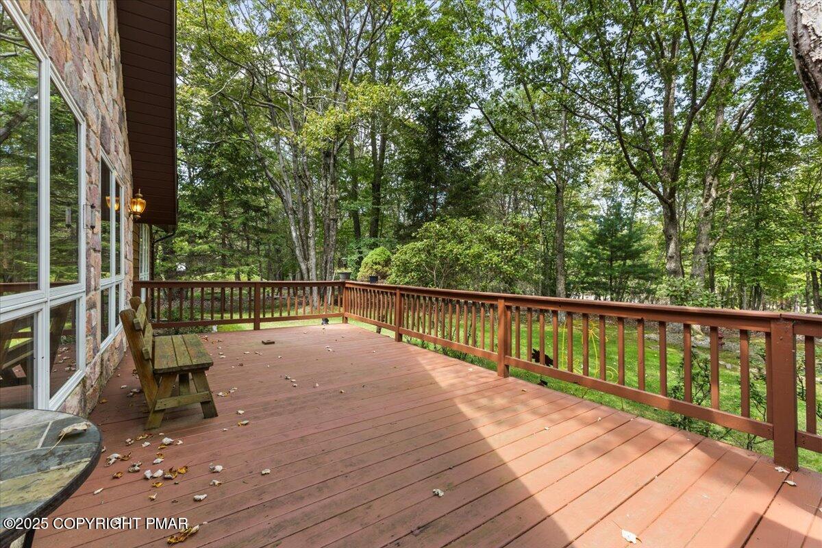 Blakeslee, Pennsylvania 18610, United States, 3 Bedrooms Bedrooms, ,2 BathroomsBathrooms,Residential,Active,202045