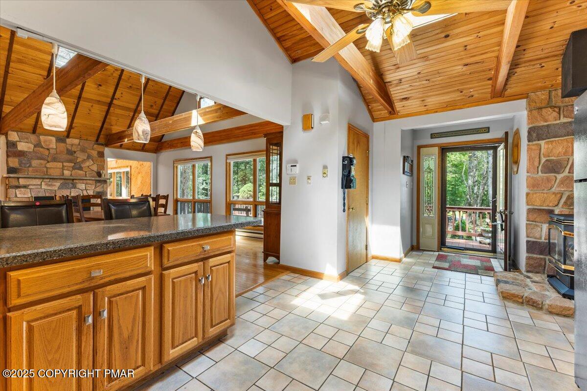 Blakeslee, Pennsylvania 18610, United States, 3 Bedrooms Bedrooms, ,2 BathroomsBathrooms,Residential,Active,202045