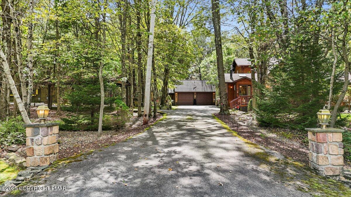 Blakeslee, Pennsylvania 18610, United States, 3 Bedrooms Bedrooms, ,2 BathroomsBathrooms,Residential,Active,202045