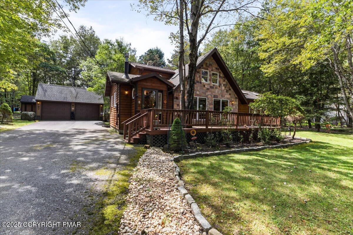 Blakeslee, Pennsylvania 18610, United States, 3 Bedrooms Bedrooms, ,2 BathroomsBathrooms,Residential,Active,202045