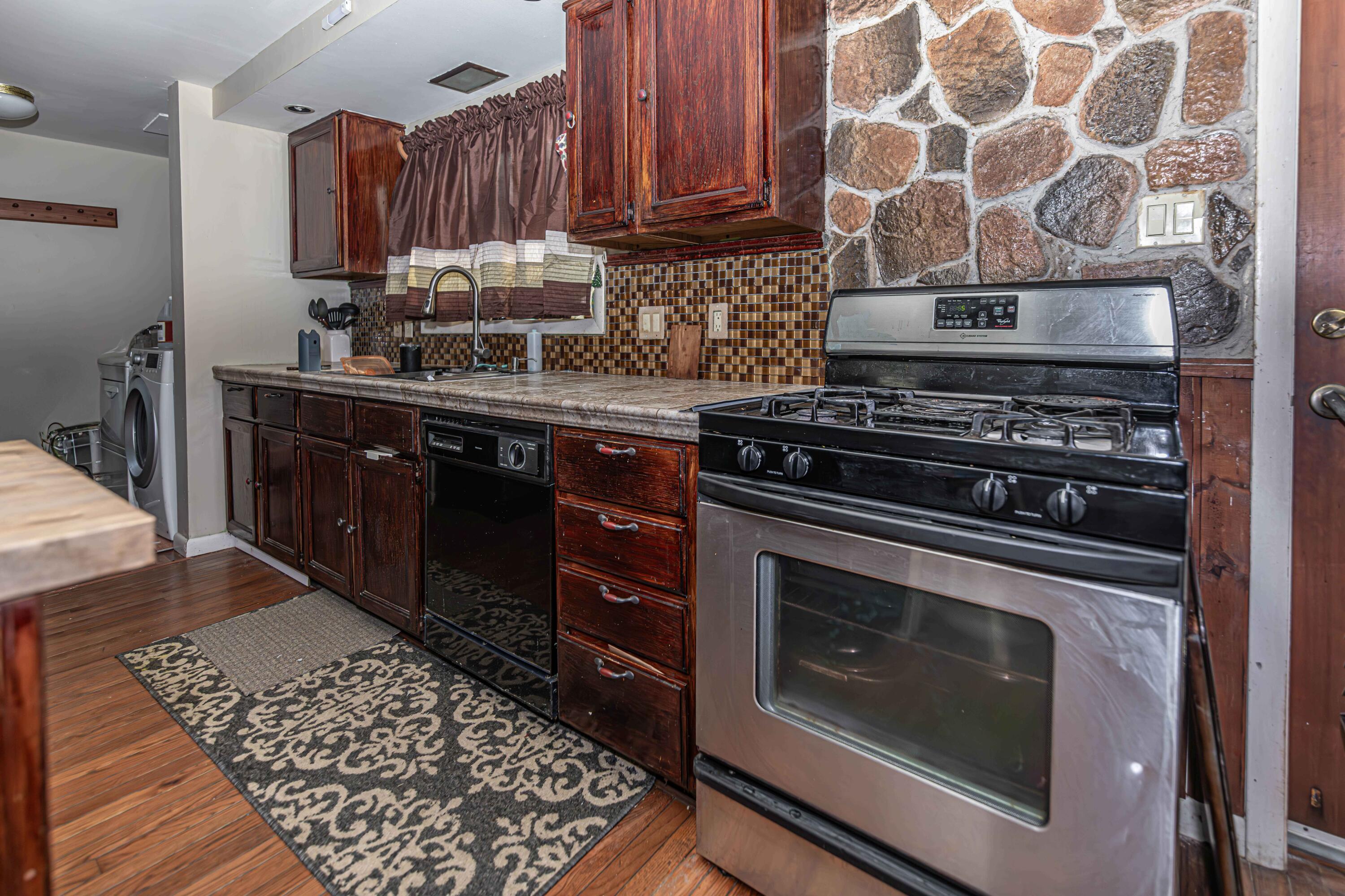 1102 Lehigh Circle, Tobyhanna, Pennsylvania image 12