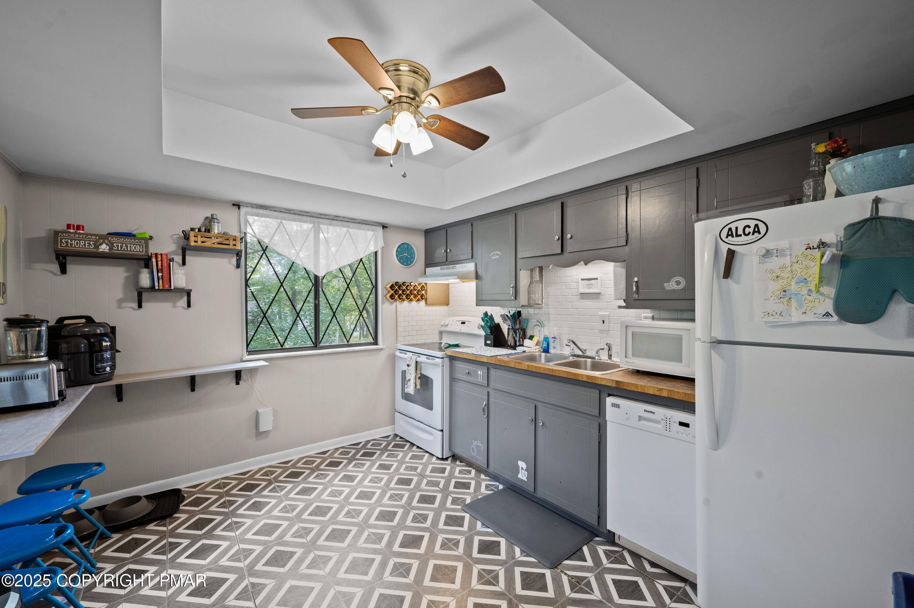 Pocono Lake, Pennsylvania 18347, United States, 3 Bedrooms Bedrooms, ,2 BathroomsBathrooms,Residential,Active,205598