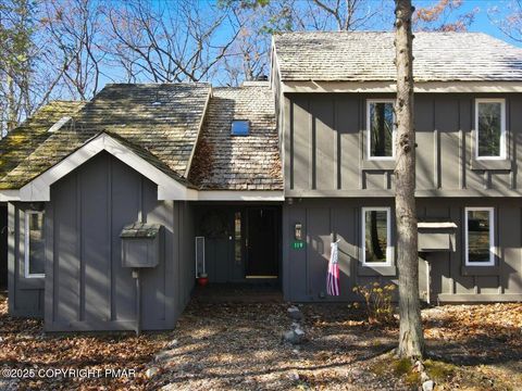 Townhouse For Sale - 119 Downhill<br/> Lake Harmony, PA 18624