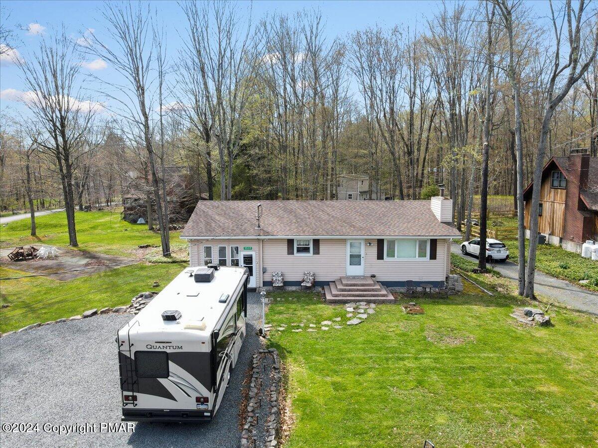 7537 Lake Shore Drive, Pocono Lake, Pennsylvania image 12