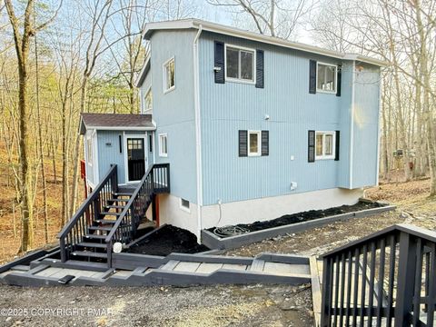 Homes For Sale - 235 Stafford Drive<br/> Bushkill, PA 18324