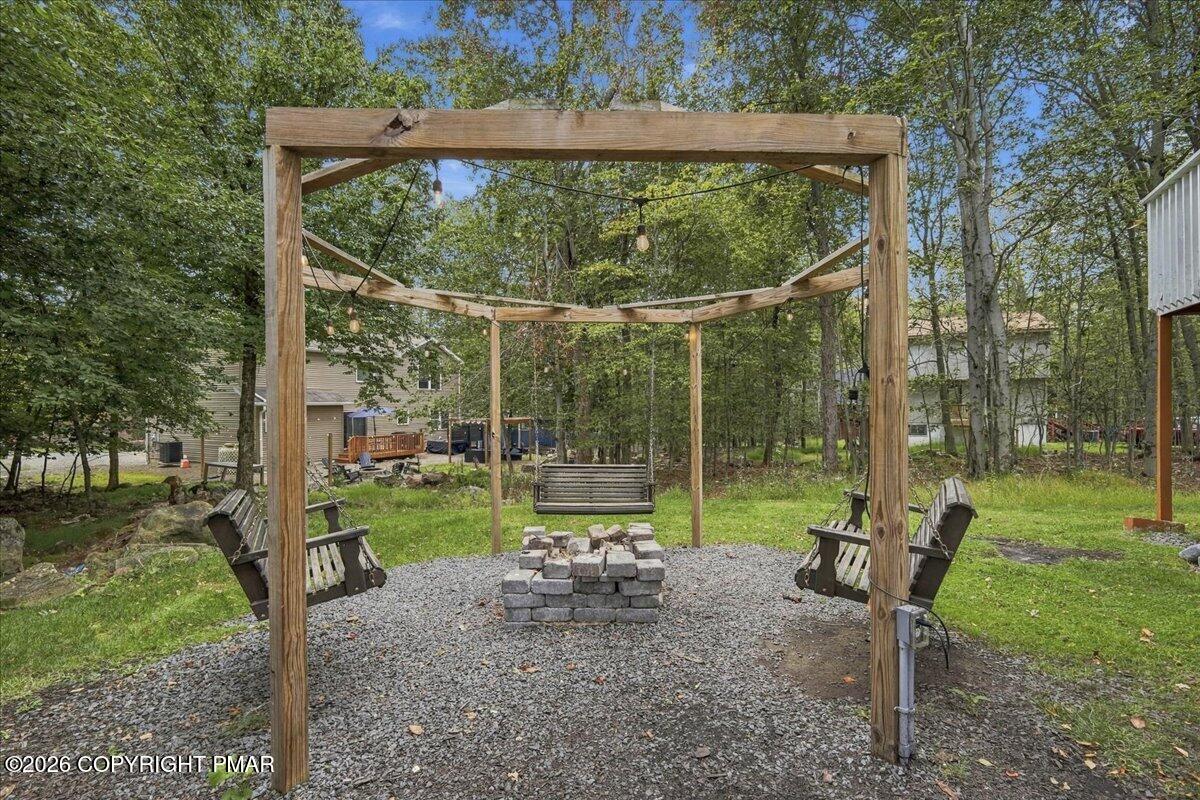 1042 Country Place Drive