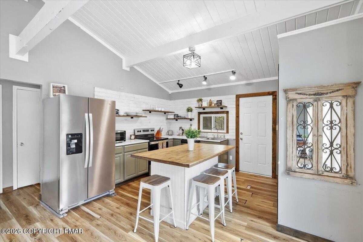 1042 Country Place Drive