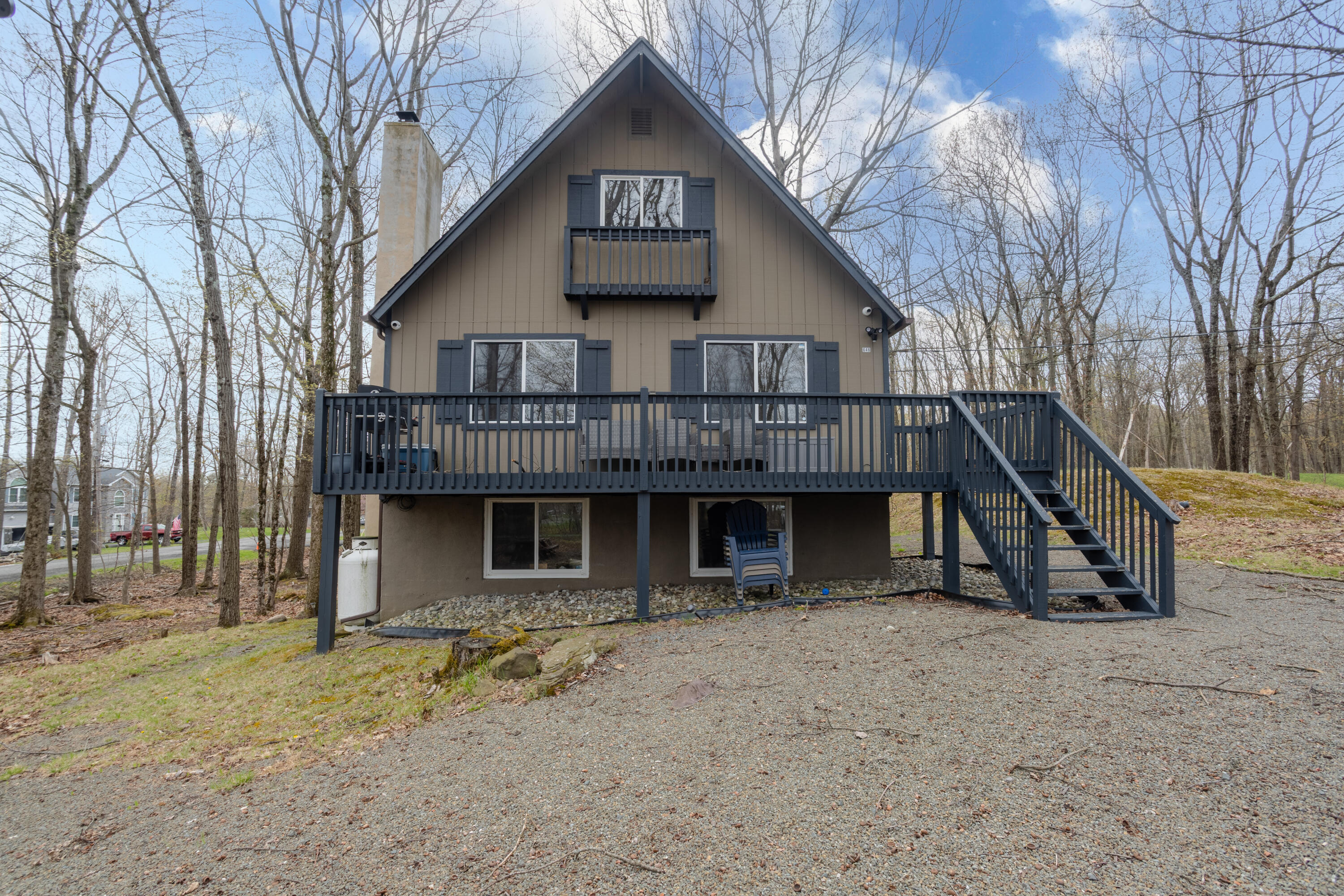 1738 Clover Road, Long Pond, Pennsylvania image 1