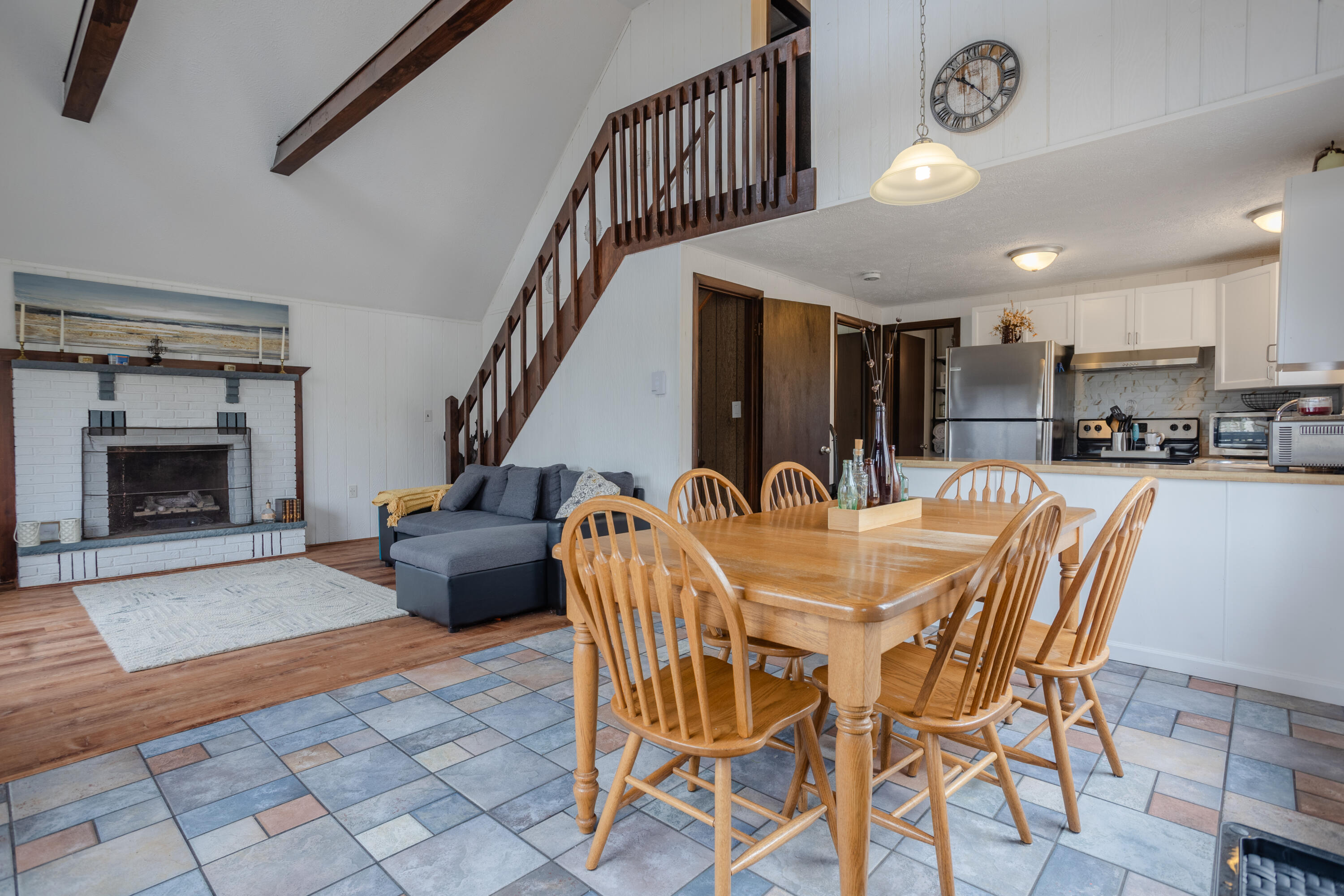 1738 Clover Road, Long Pond, Pennsylvania image 3