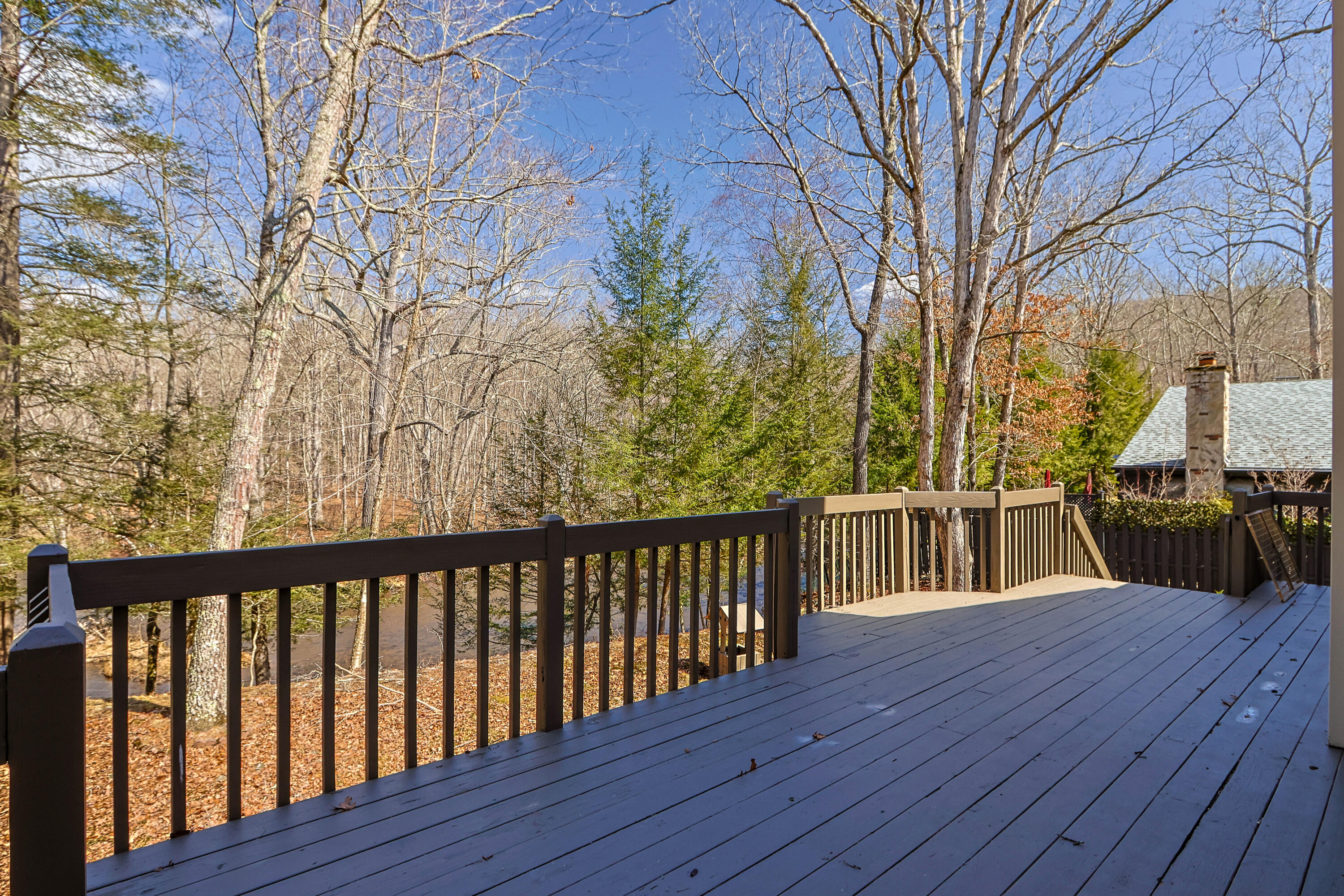 367 Saunders Drive, Bushkill, Pennsylvania image 5