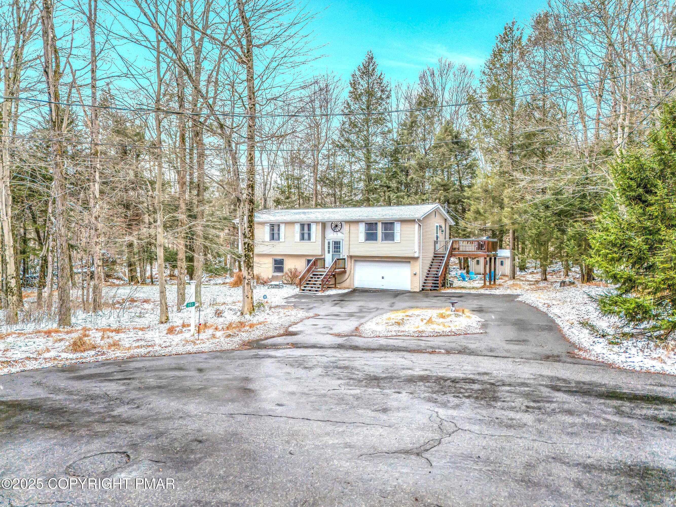 903 Sir Lionel Court