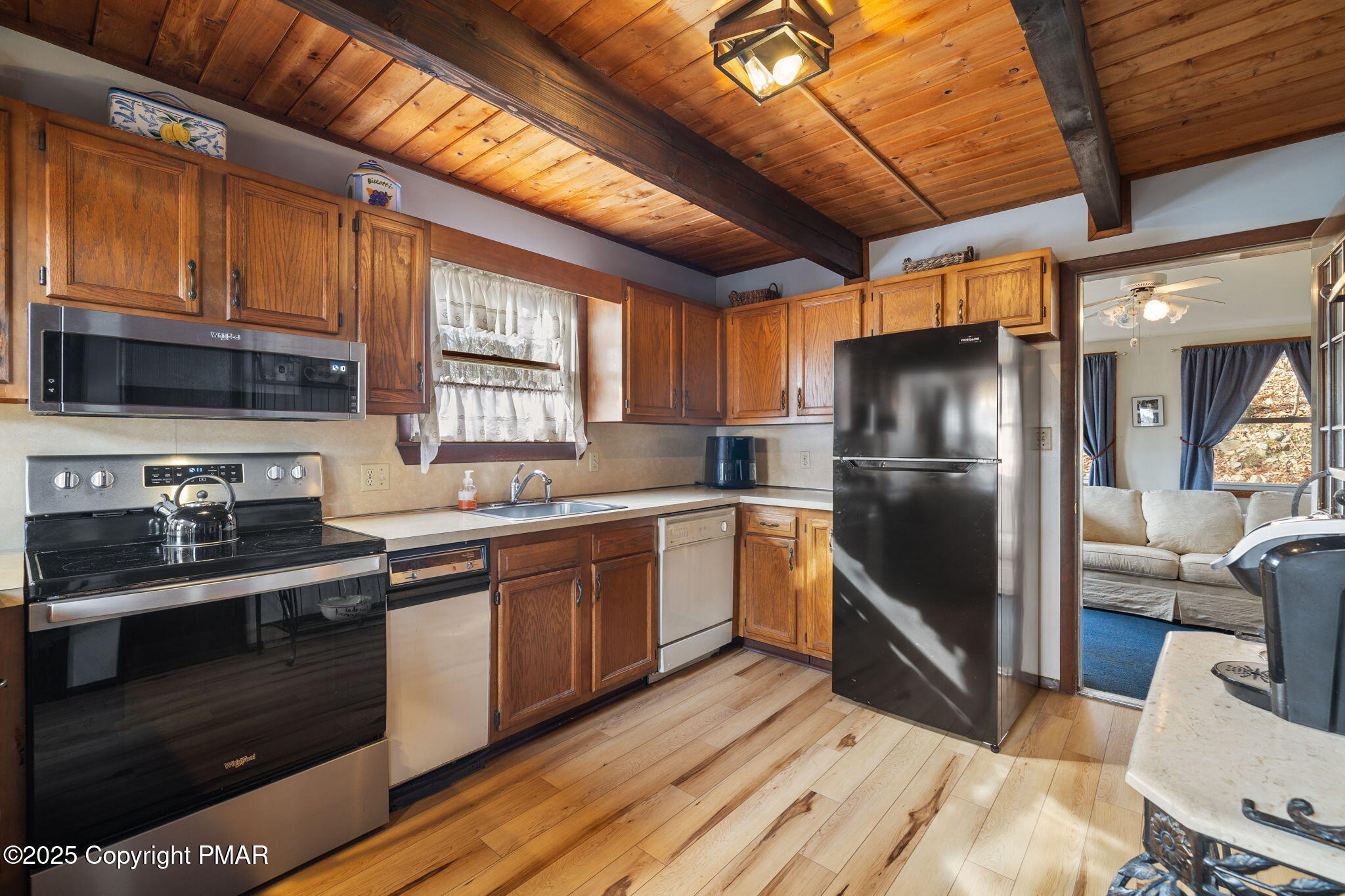 2096 Scarborough Way, Bushkill, Pennsylvania image 12