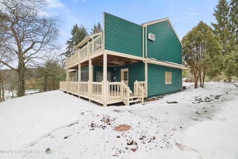 402 Shiny Mountain Court Greentown PA 18426