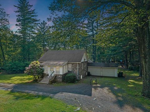 102 Peggy Lane Henryville PA 18332