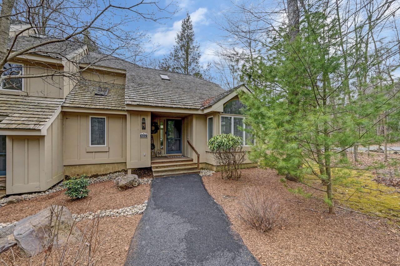 602 Uncas Lane, Pocono Pines, Pennsylvania image 1