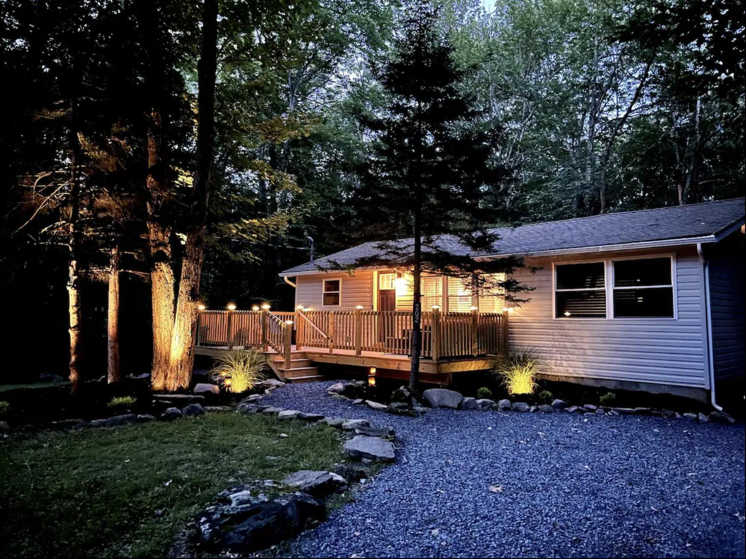 202 Owassa Drive, Pocono Lake, Pennsylvania image 1