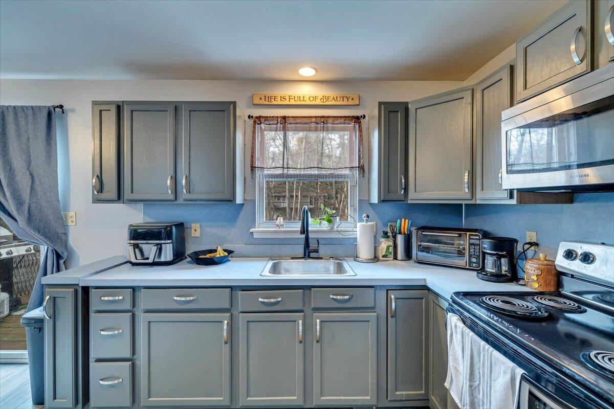 2713 Pocono Circle, Bartonsville, Pennsylvania image 17