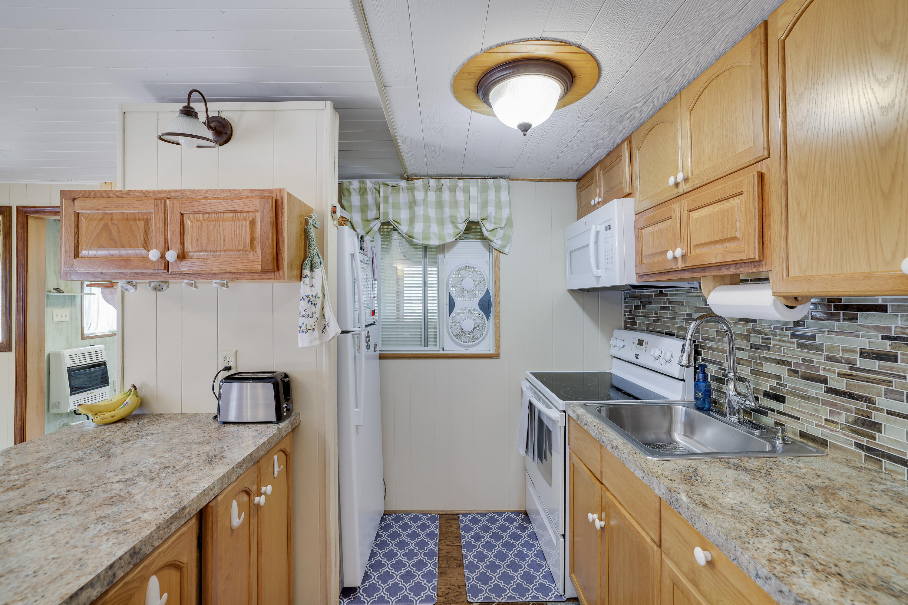 2035 Beaver Run Road, Pocono Lake, Pennsylvania image 10