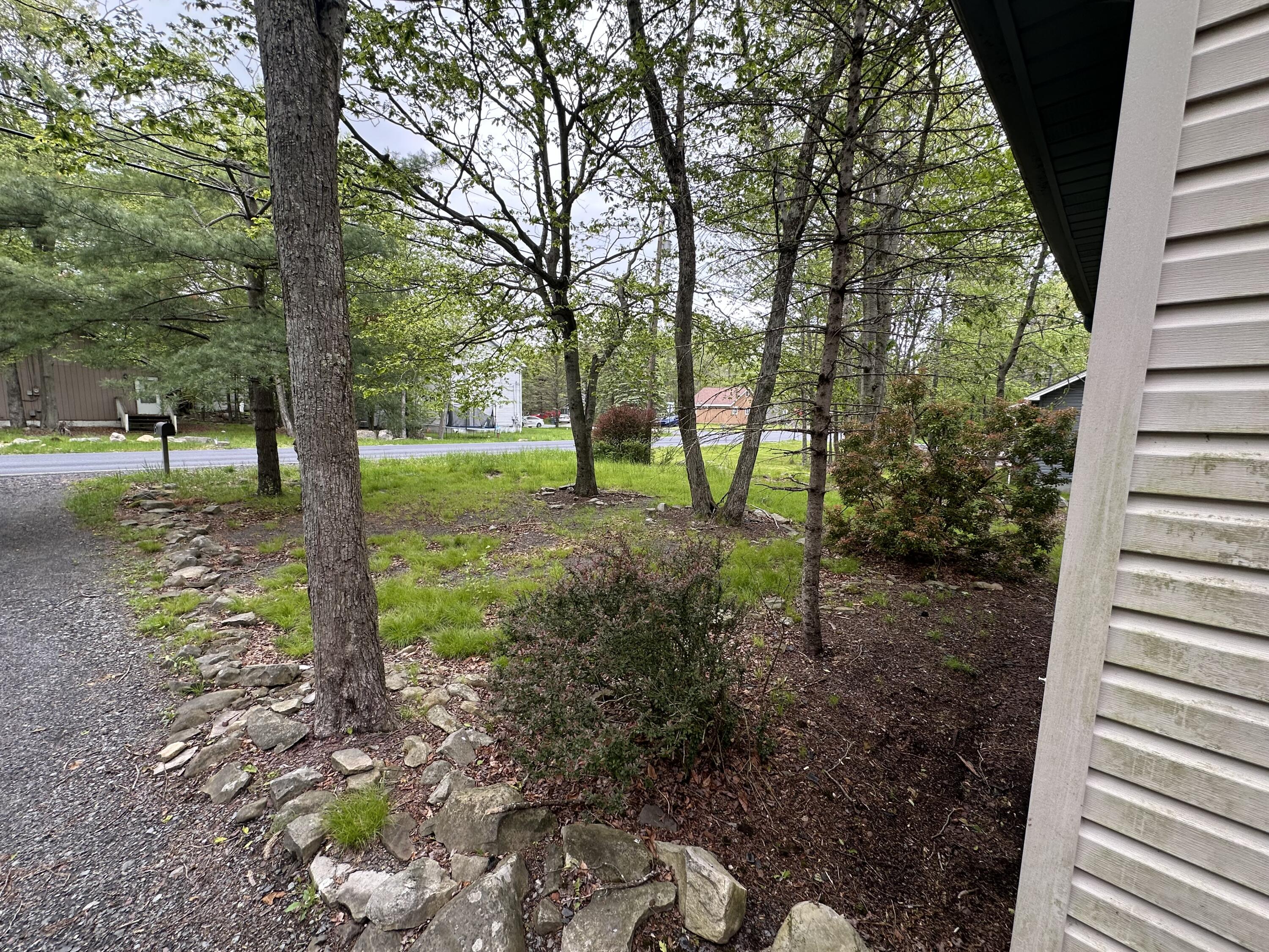 485 Country Place Drive, Tobyhanna, Pennsylvania image 3