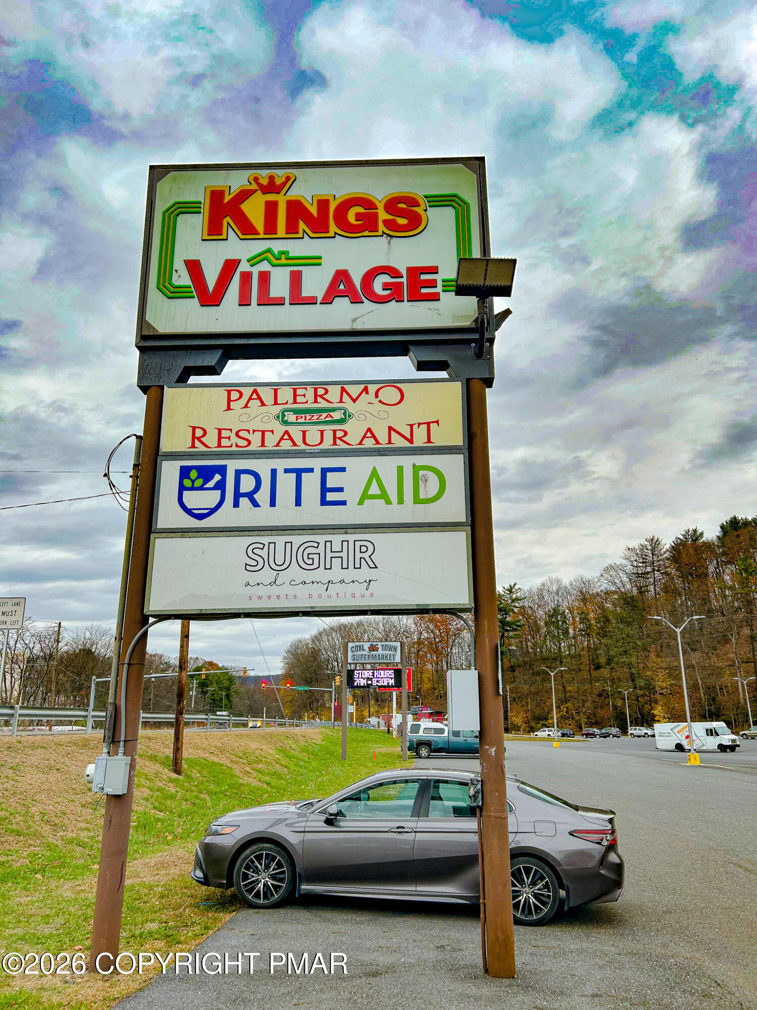 44 Kings Village