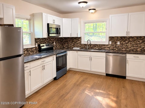 Homes For Sale - 3217 Woodchip Lane<br/> East Stroudsburg, PA 18301