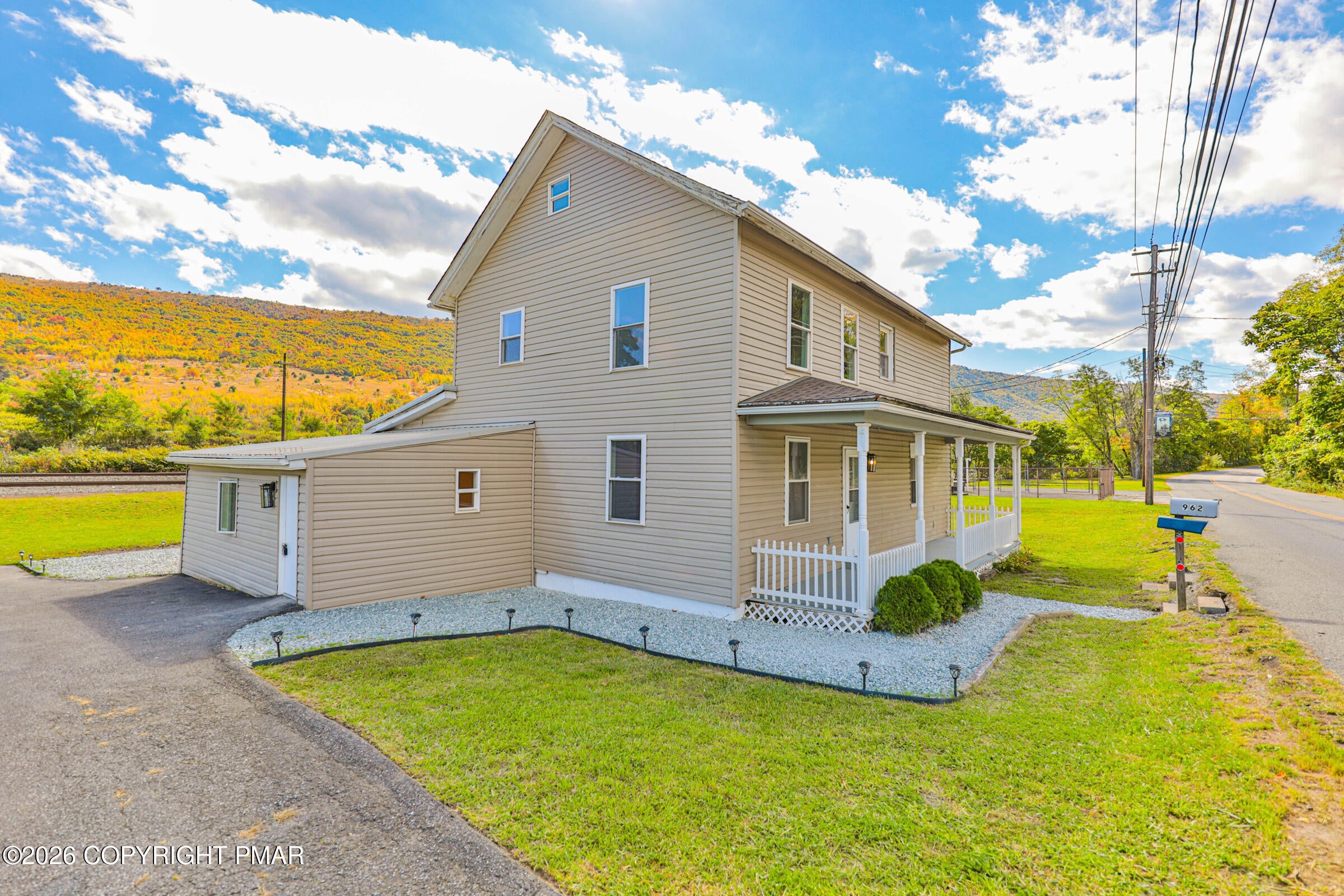 962-964 Mauch Chunk Road