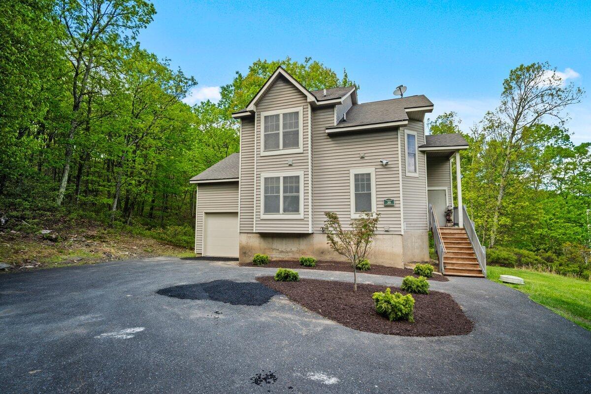 2210 Camelback Drive, Tannersville, Pennsylvania image 4