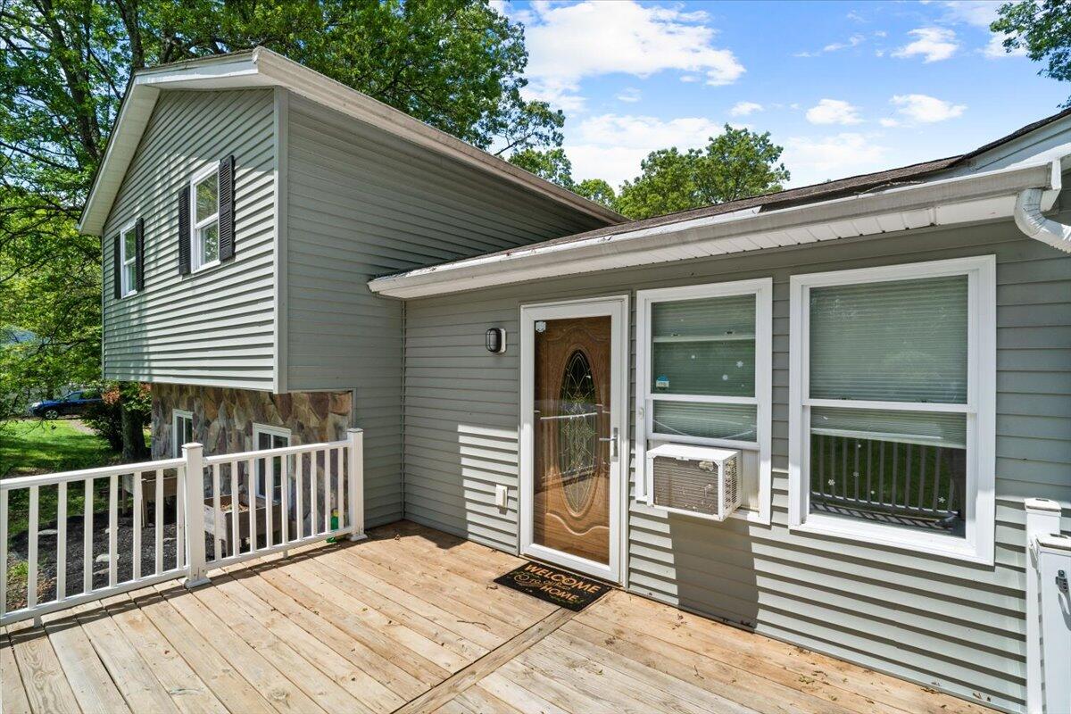 27 Mountain Top Road, East Stroudsburg, Pennsylvania image 3