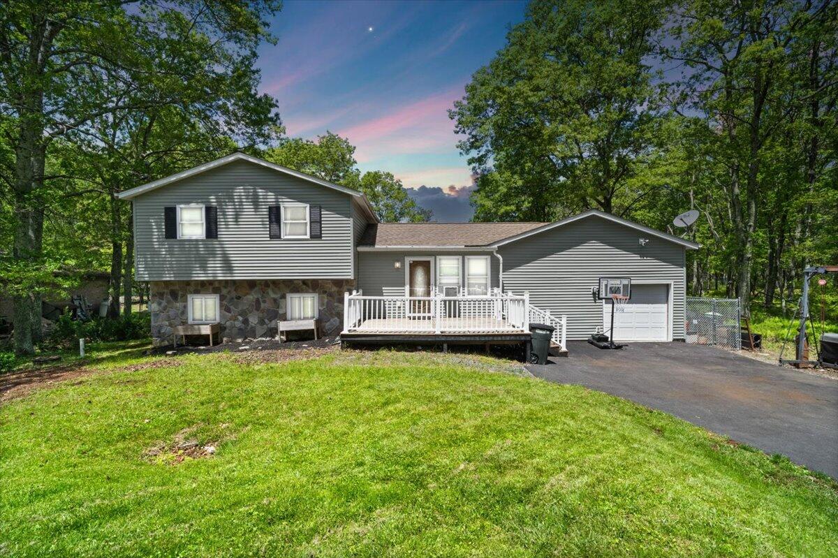 27 Mountain Top Road, East Stroudsburg, Pennsylvania image 1