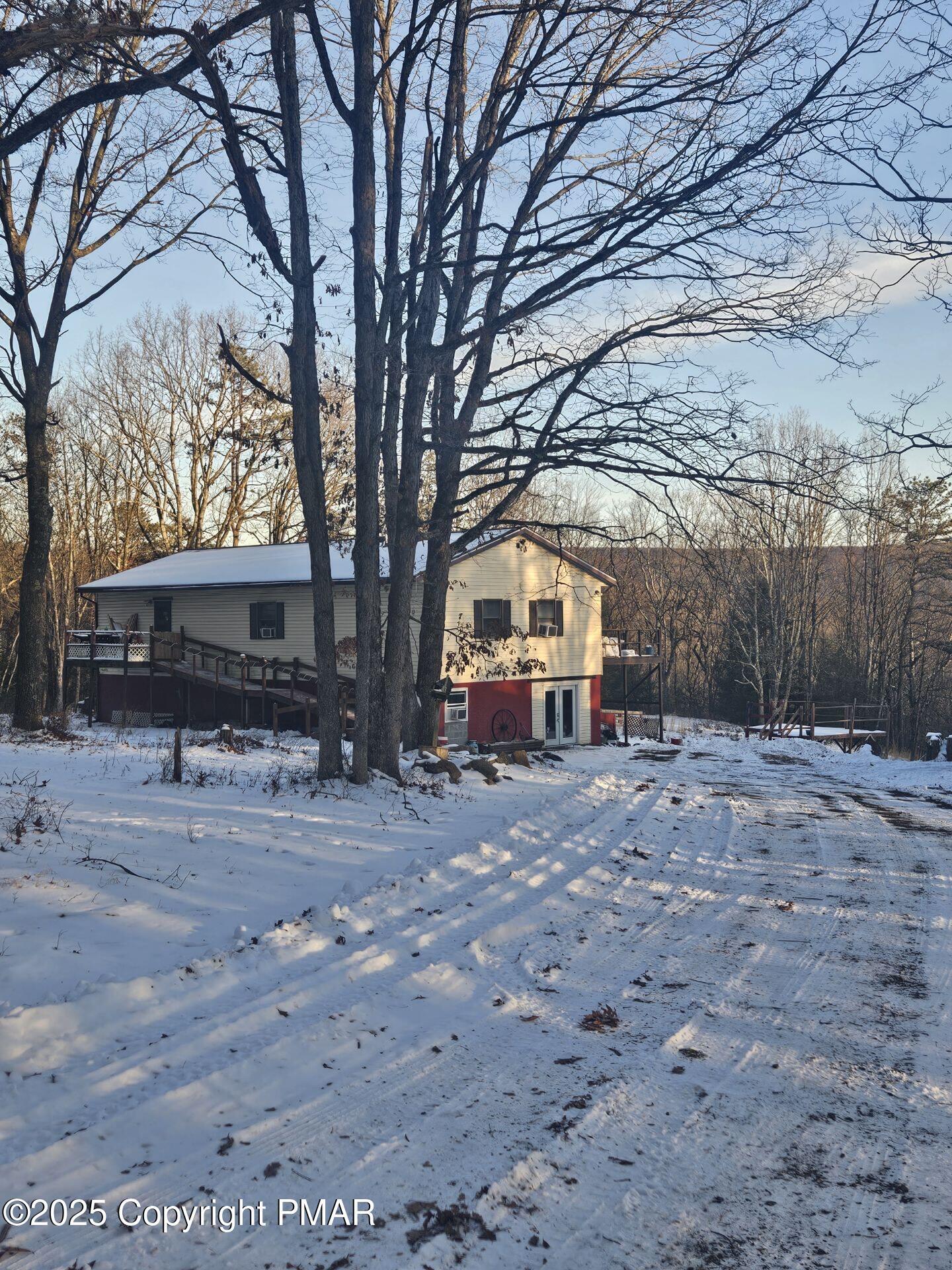 446 Dew Drop Drive, Jim Thorpe, Pennsylvania image 1