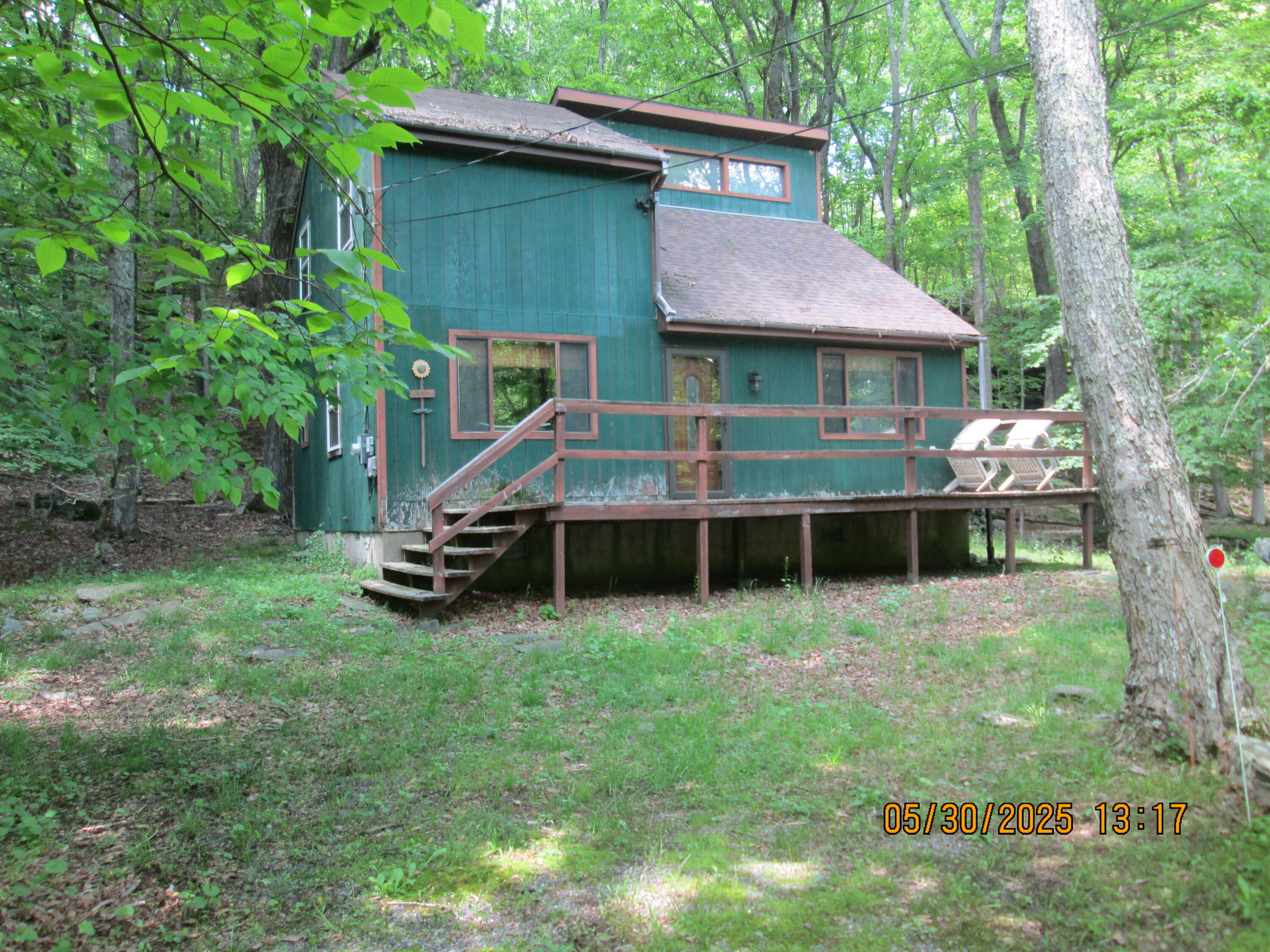 297 Saunders Drive, Bushkill, Pennsylvania image 1