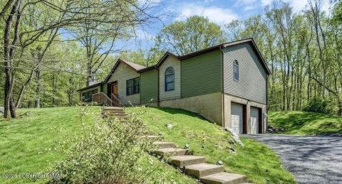 Homes For Sale - 1241 Bear Drive<br/> Bushkill, PA 18324