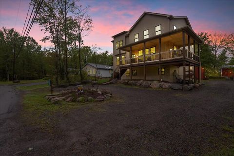 7669 Lakeshore Dr Pocono Lake PA 18347