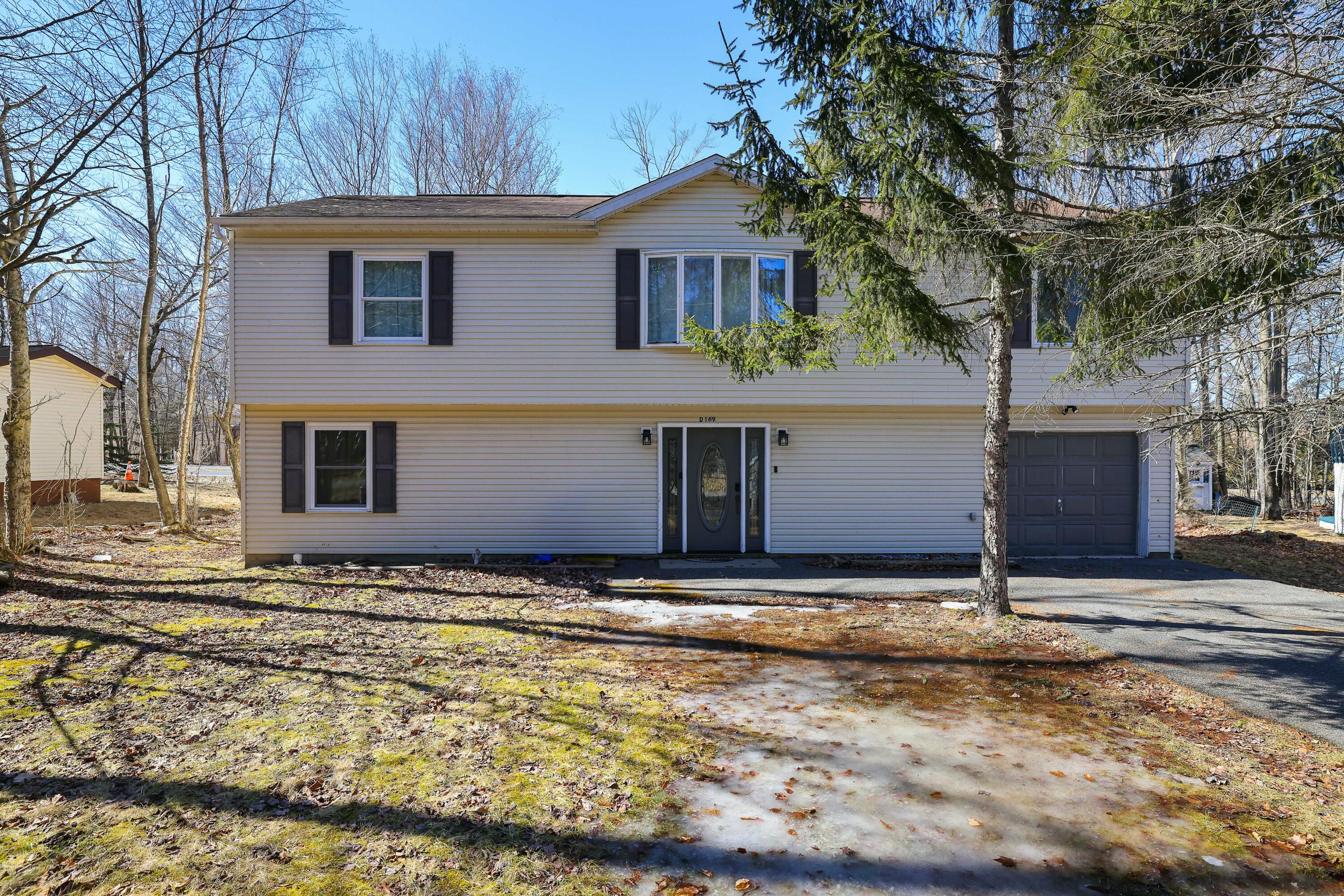 4587 Briarcliff Terrace, Tobyhanna, Pennsylvania image 1