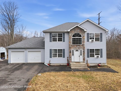 Homes For Sale - 959 Cricket Lane<br/> Long Pond, PA 18334