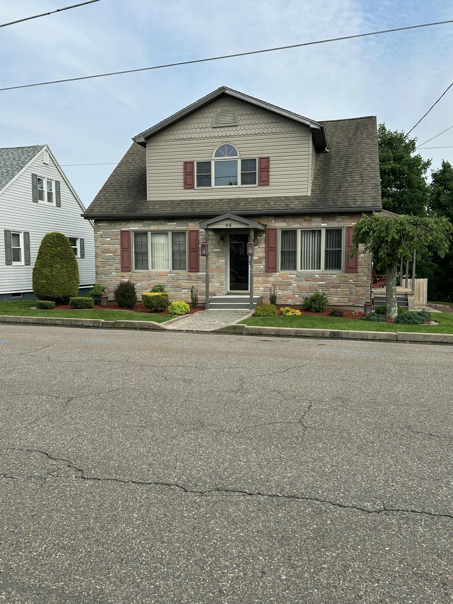 46 E Oak Street, Tresckow, Pennsylvania image 2