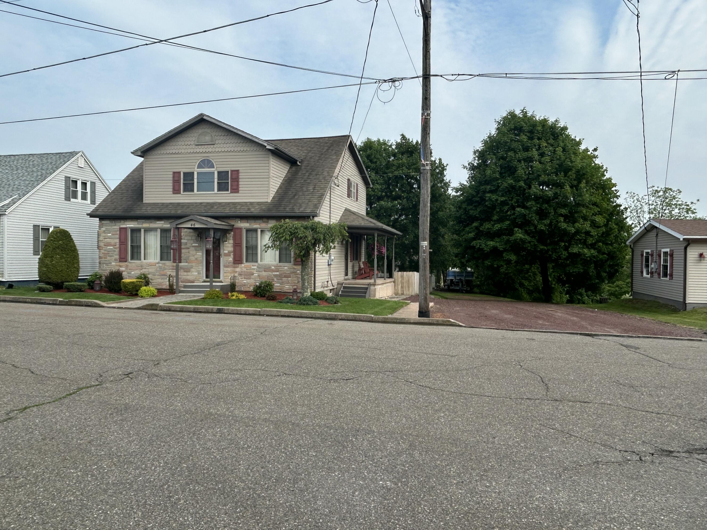 46 E Oak Street, Tresckow, Pennsylvania image 3