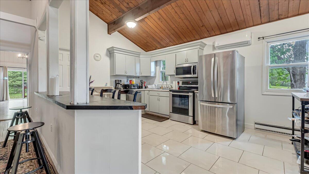725 Clearview Drive, Long Pond, Pennsylvania image 14