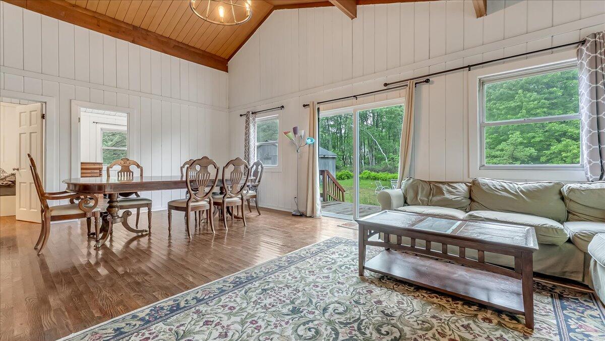 725 Clearview Drive, Long Pond, Pennsylvania image 6