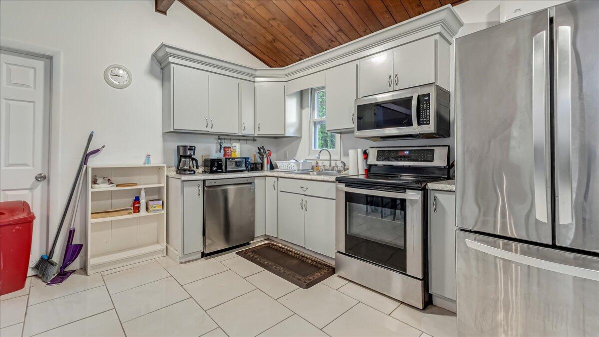 725 Clearview Drive, Long Pond, Pennsylvania image 15